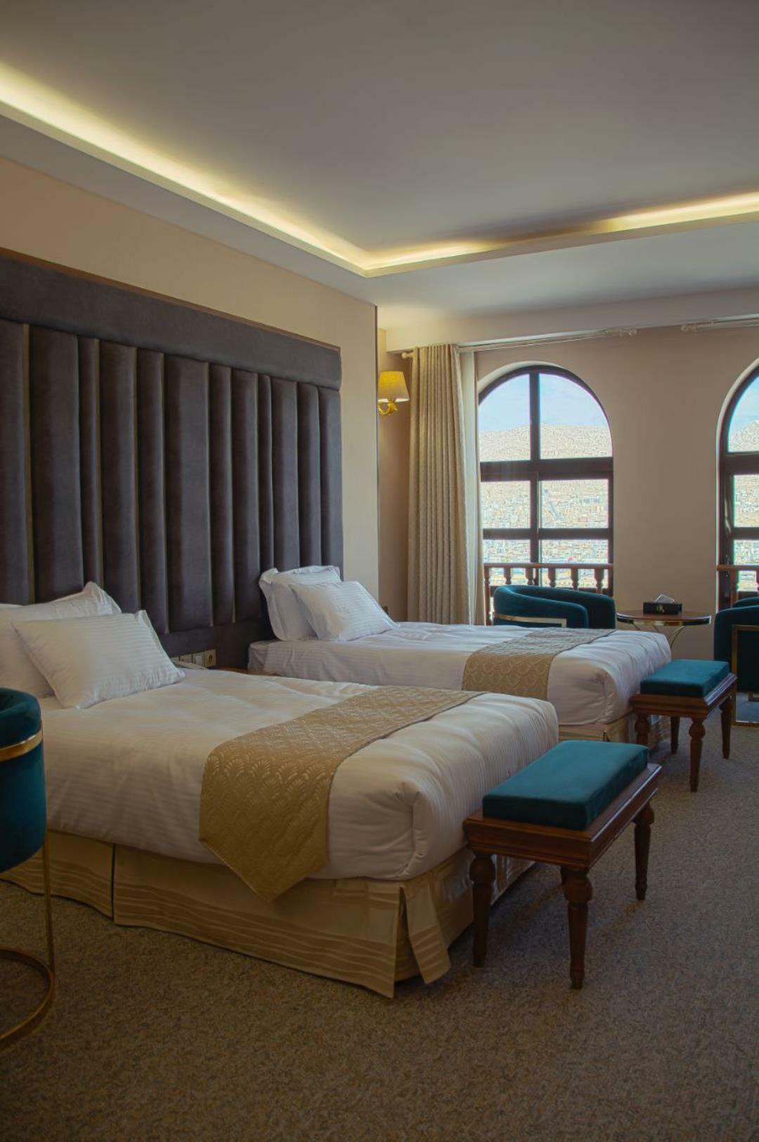 Rose Grand Hotel 