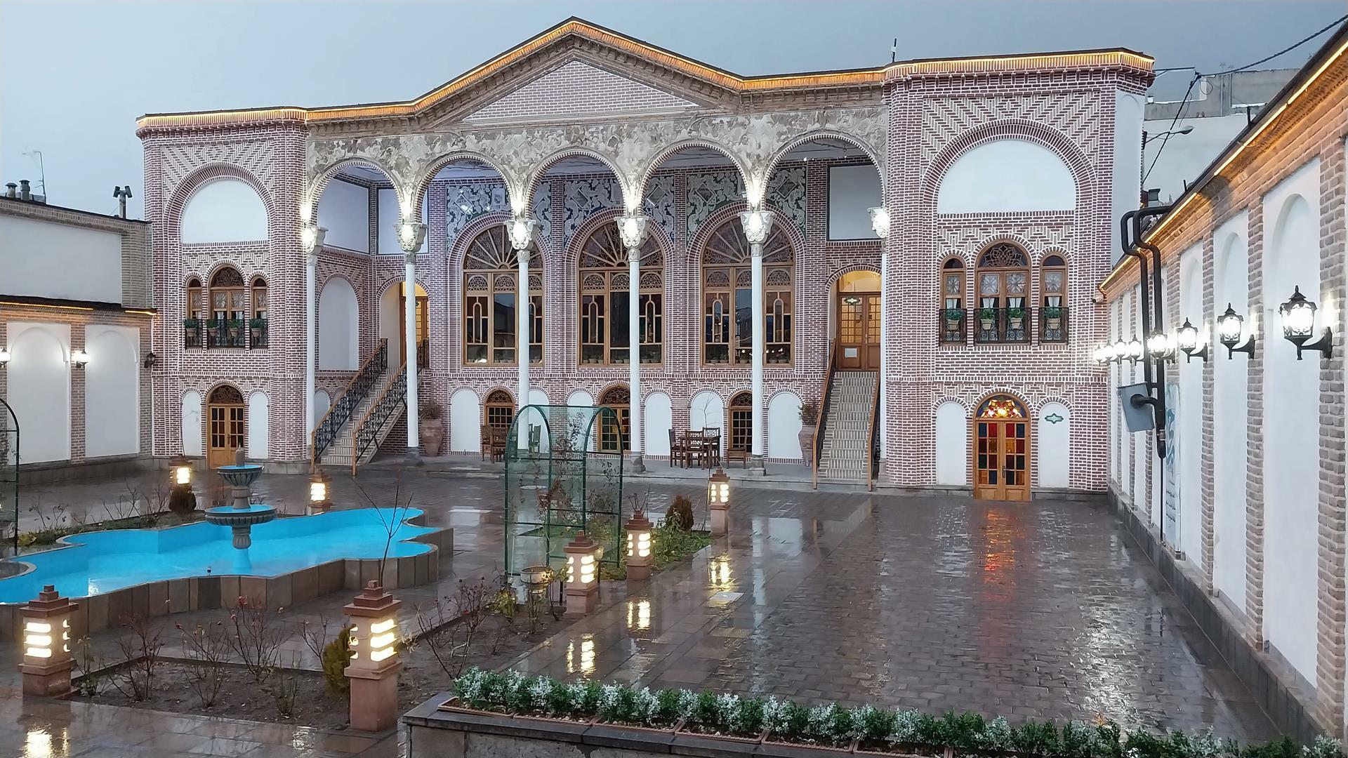 Sorkheyi Hotel