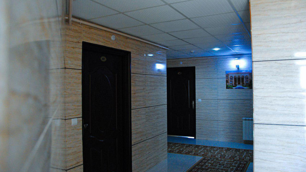 Esteghbal Hotel