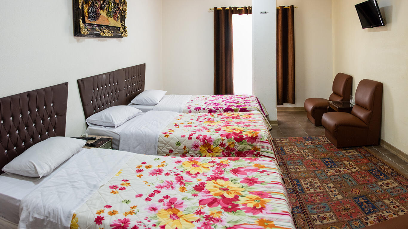 Plus Hotel