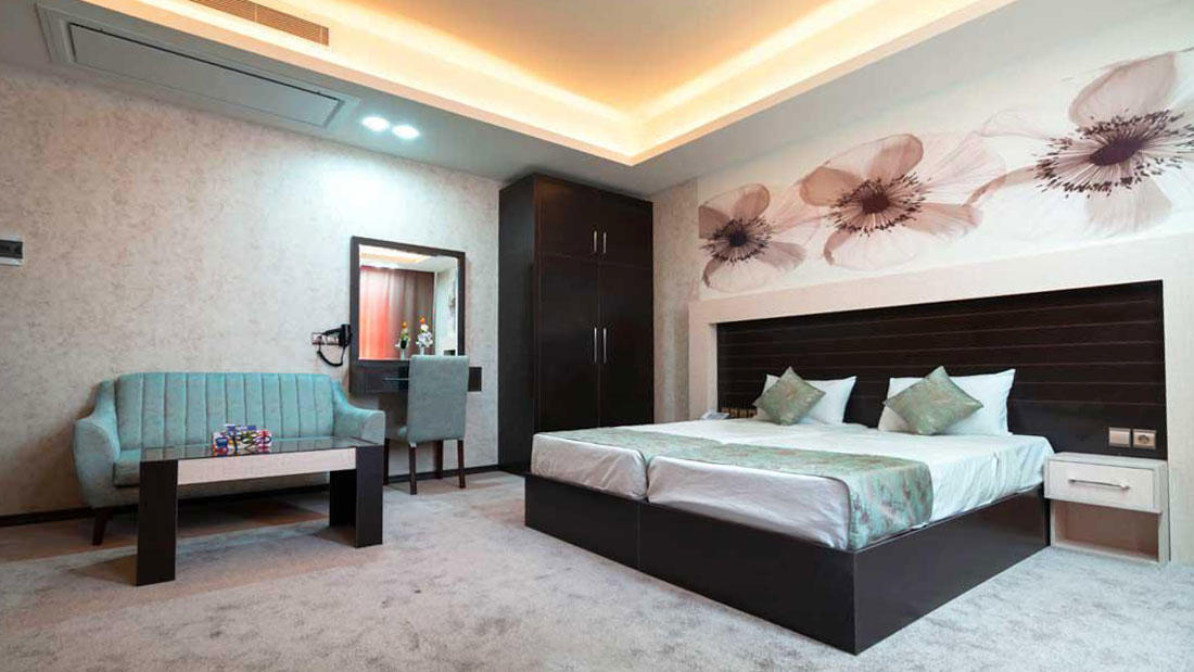 Narenjestan Hotel