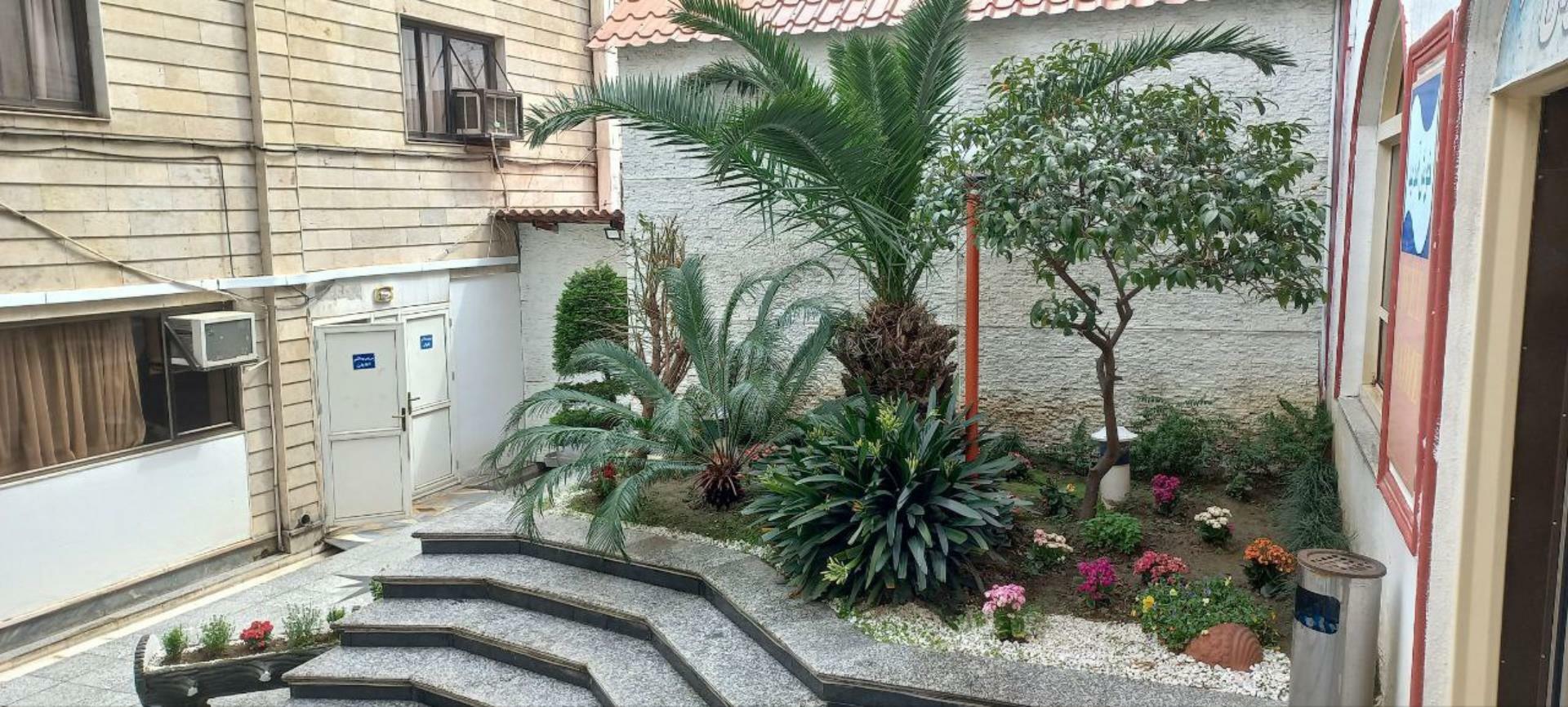 Sadra Hotel