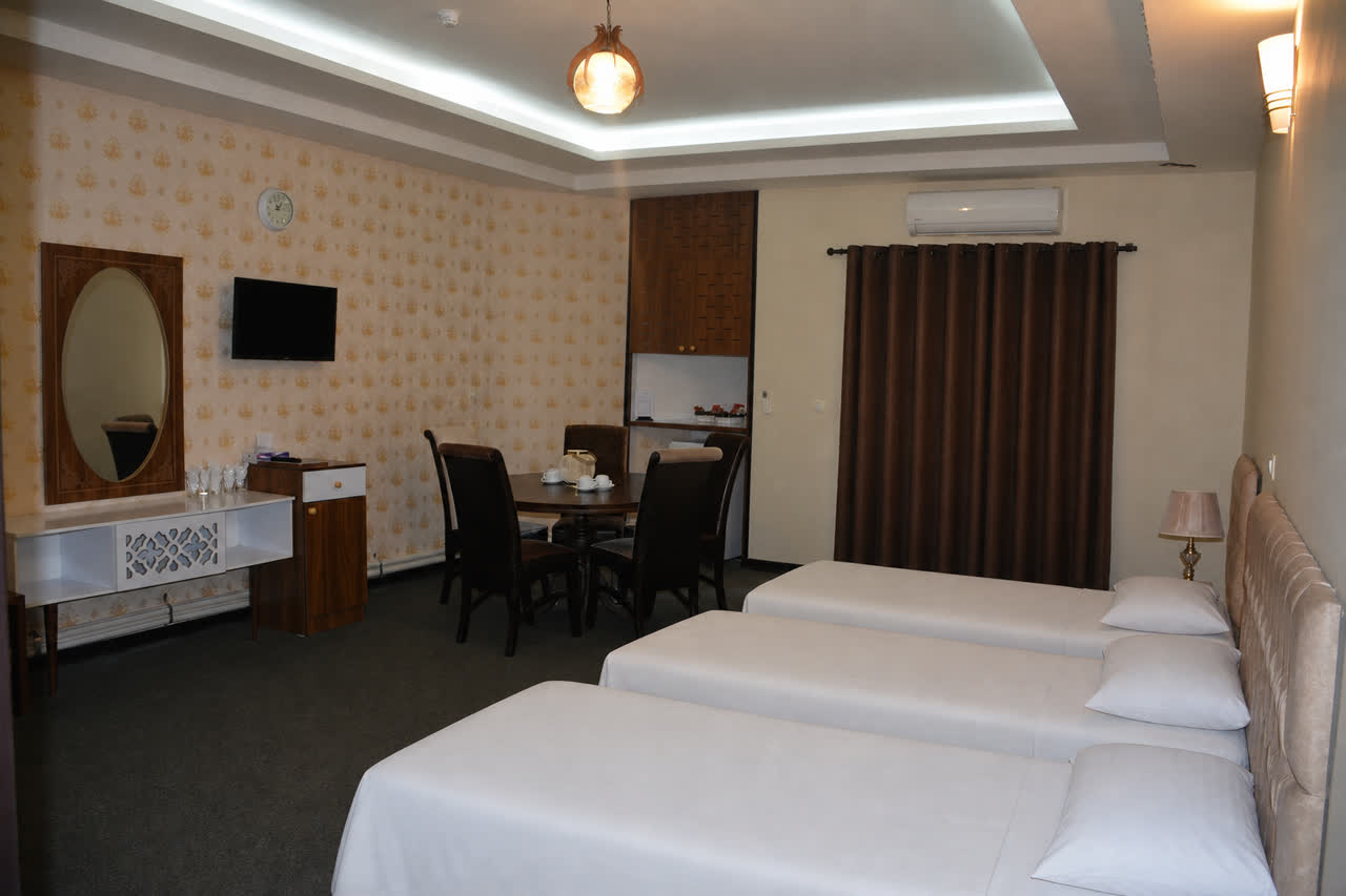 Aseman Shahr Hotel