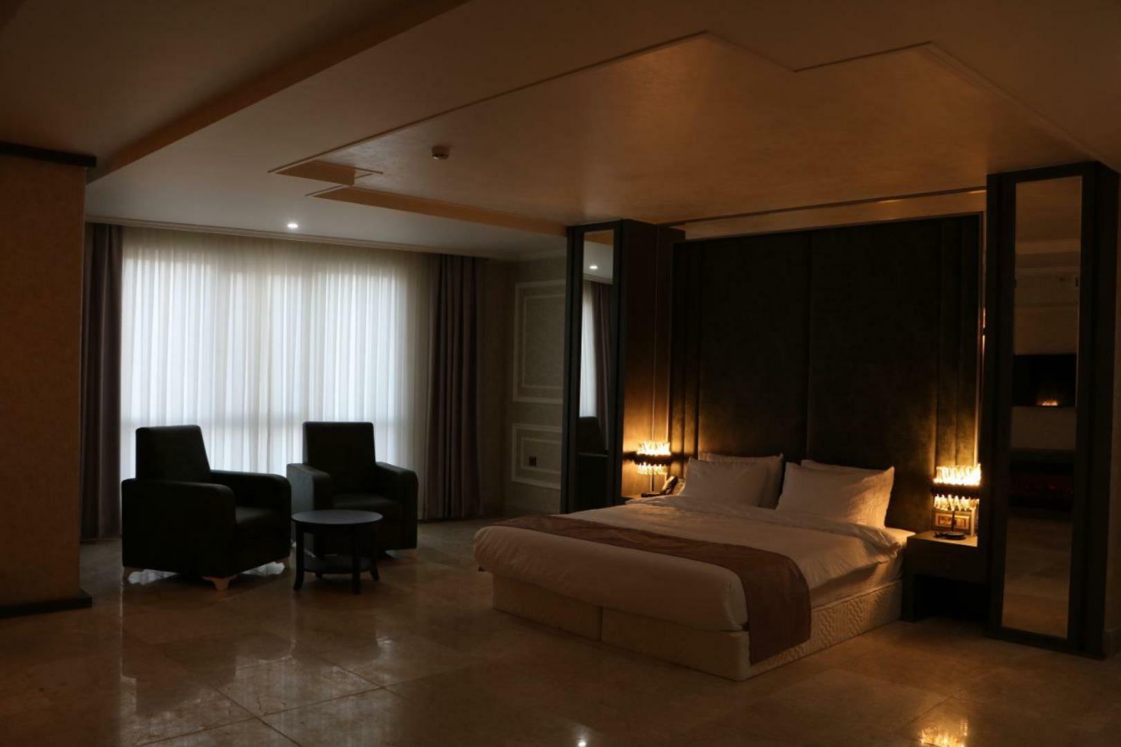 Diyako Palace Hotel