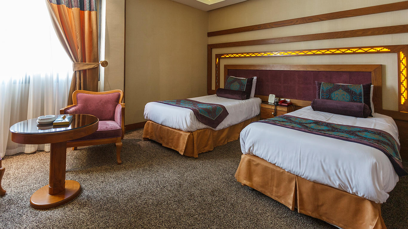 Aryo Barzan Hotel