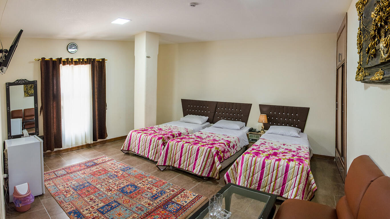 Plus Hotel