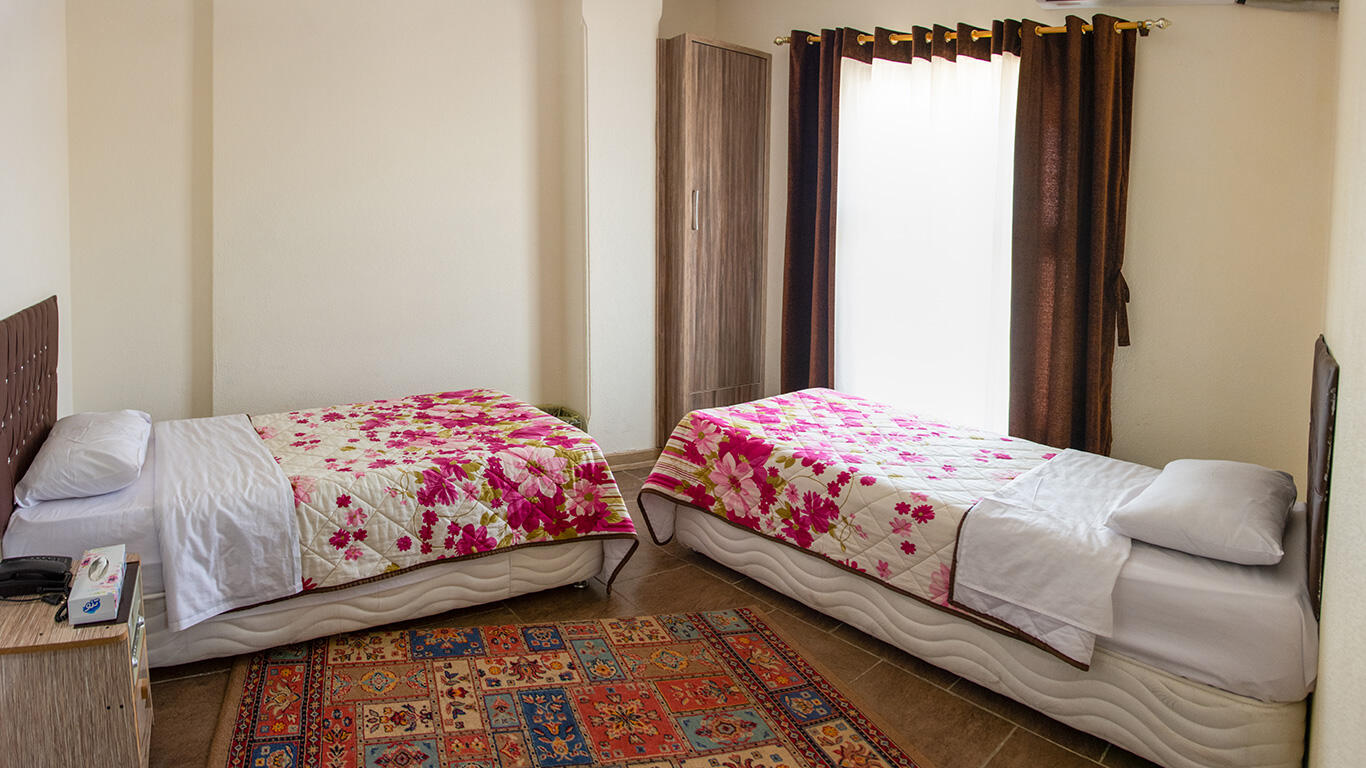 Plus Hotel