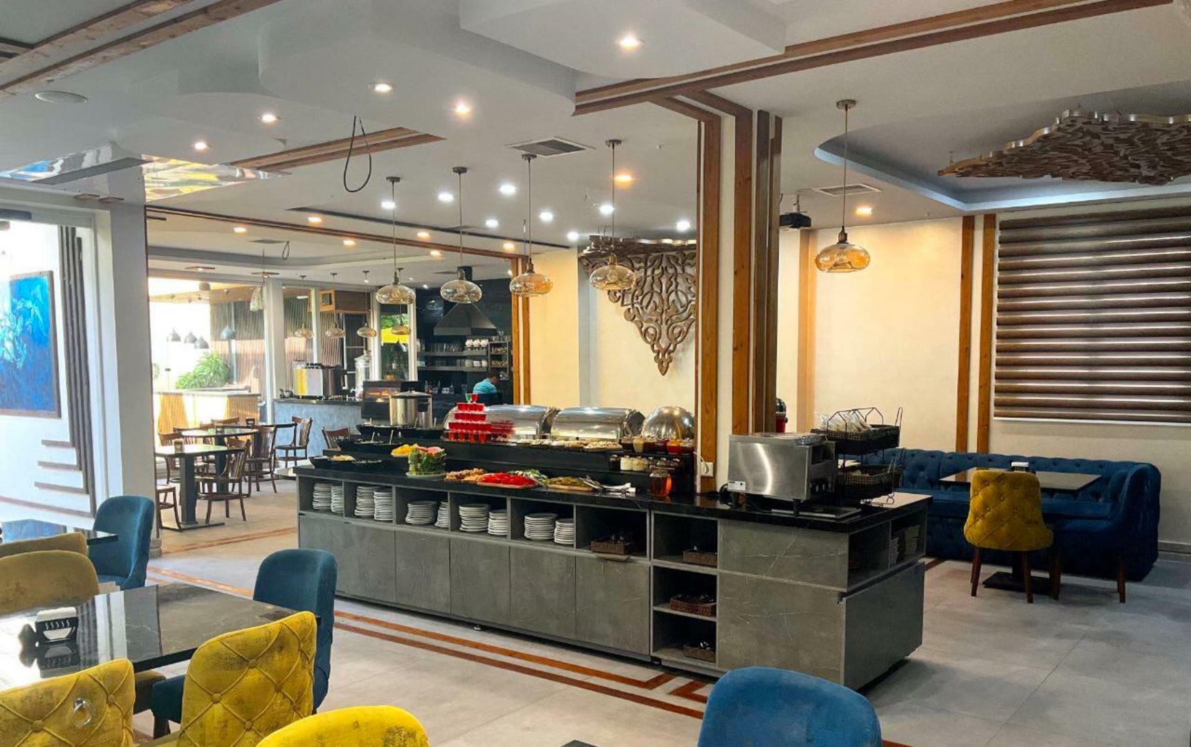Avrin Hotel
