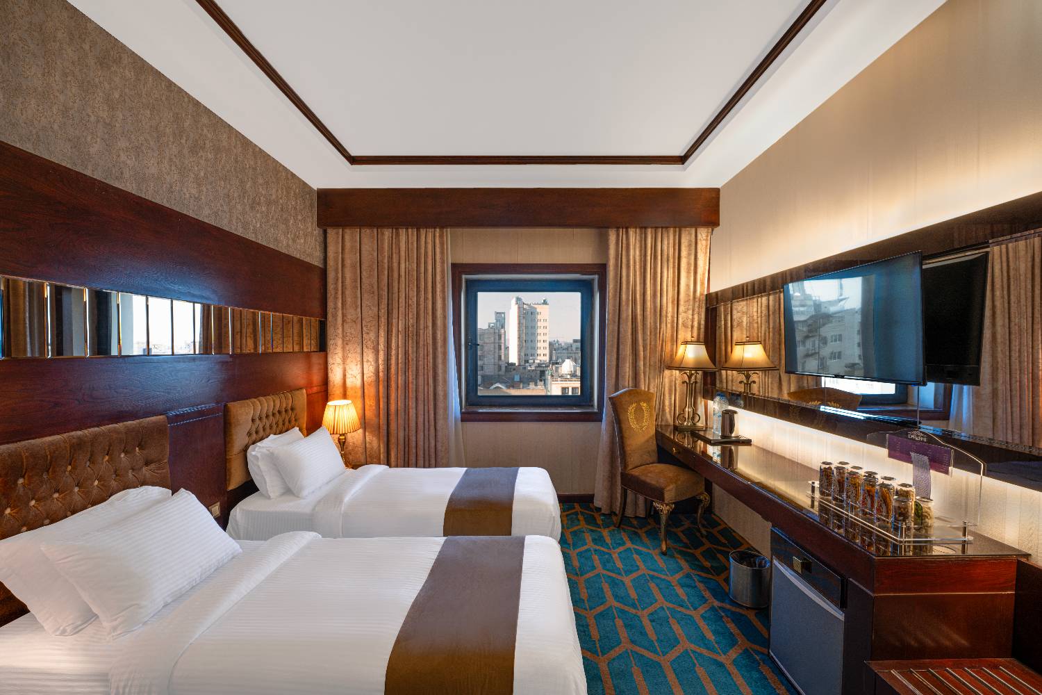 Darvishi Hotel