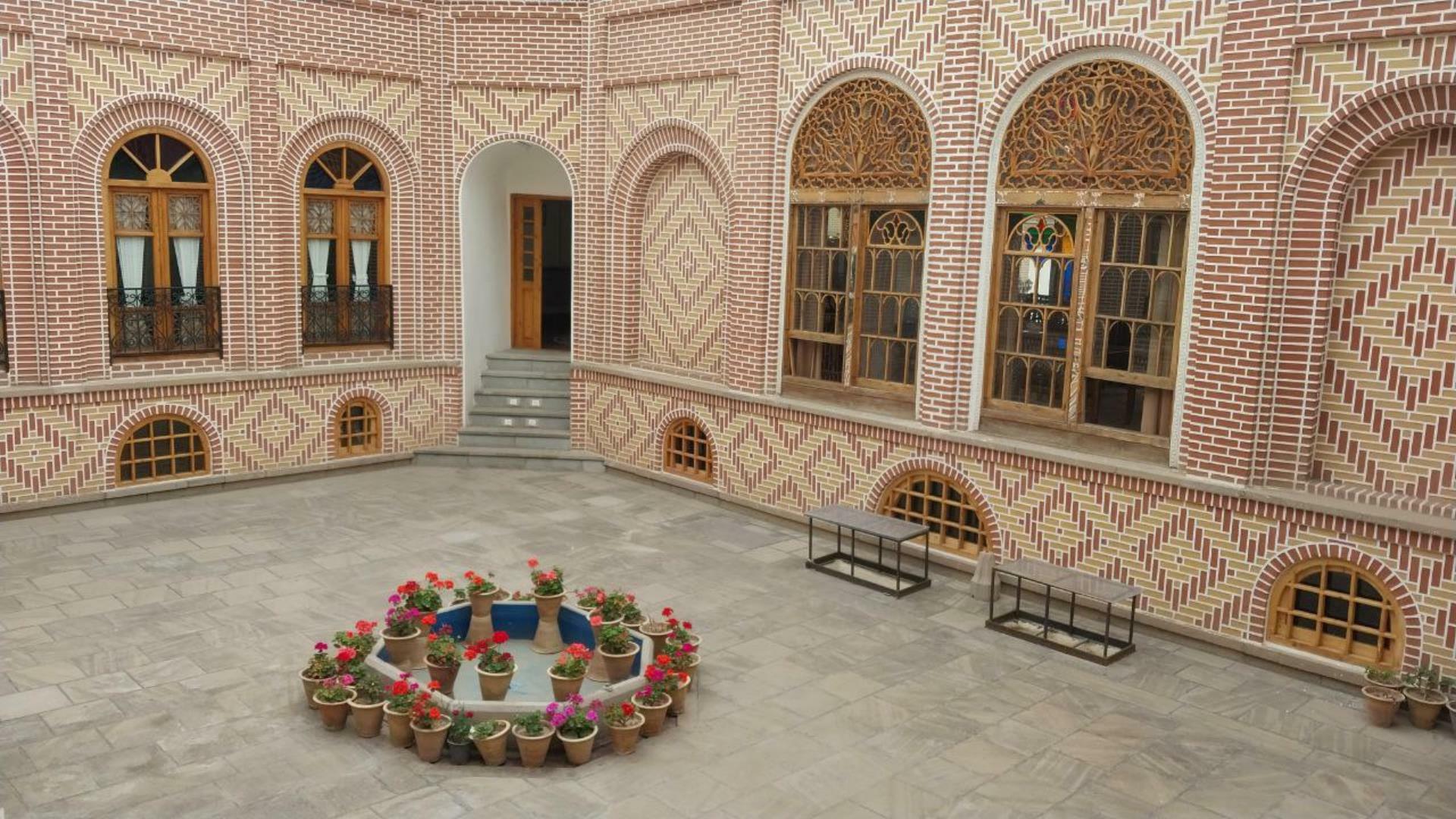 Sorkheyi Hotel