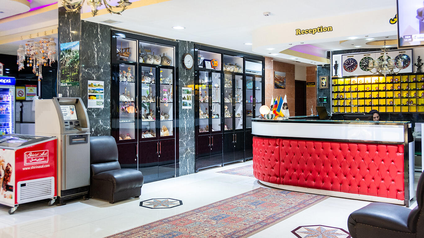 Plus Hotel