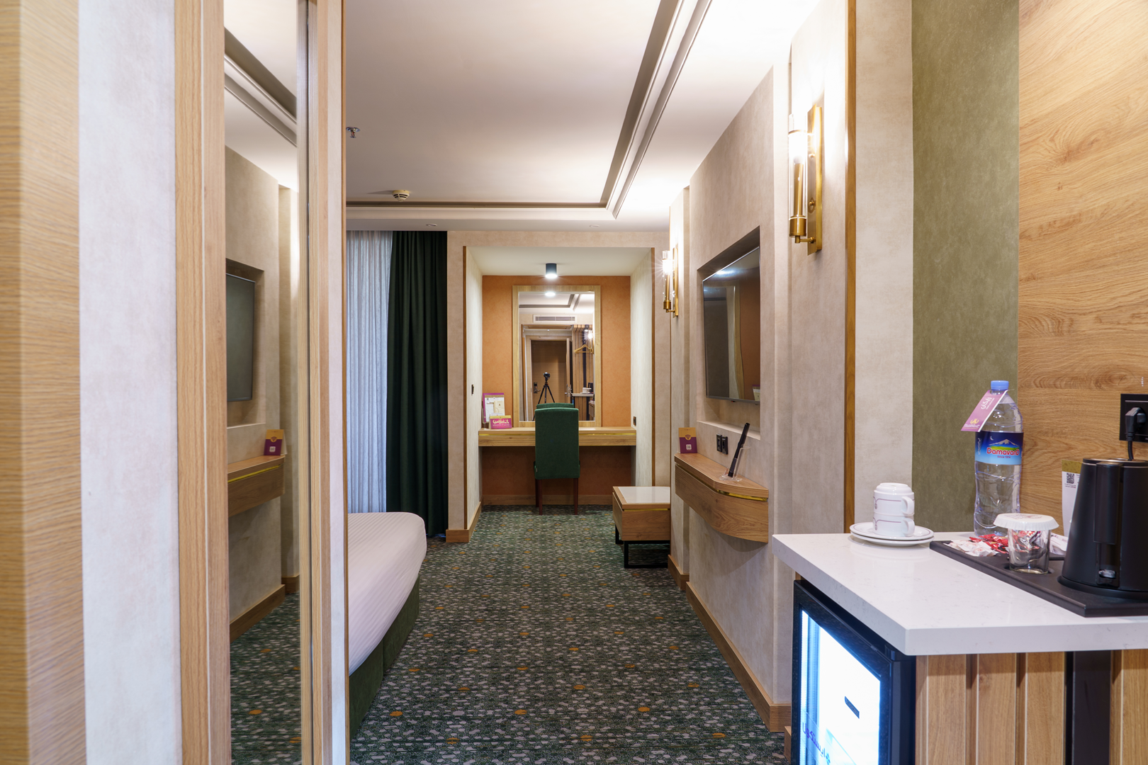 Parsian Kowsar Hotel