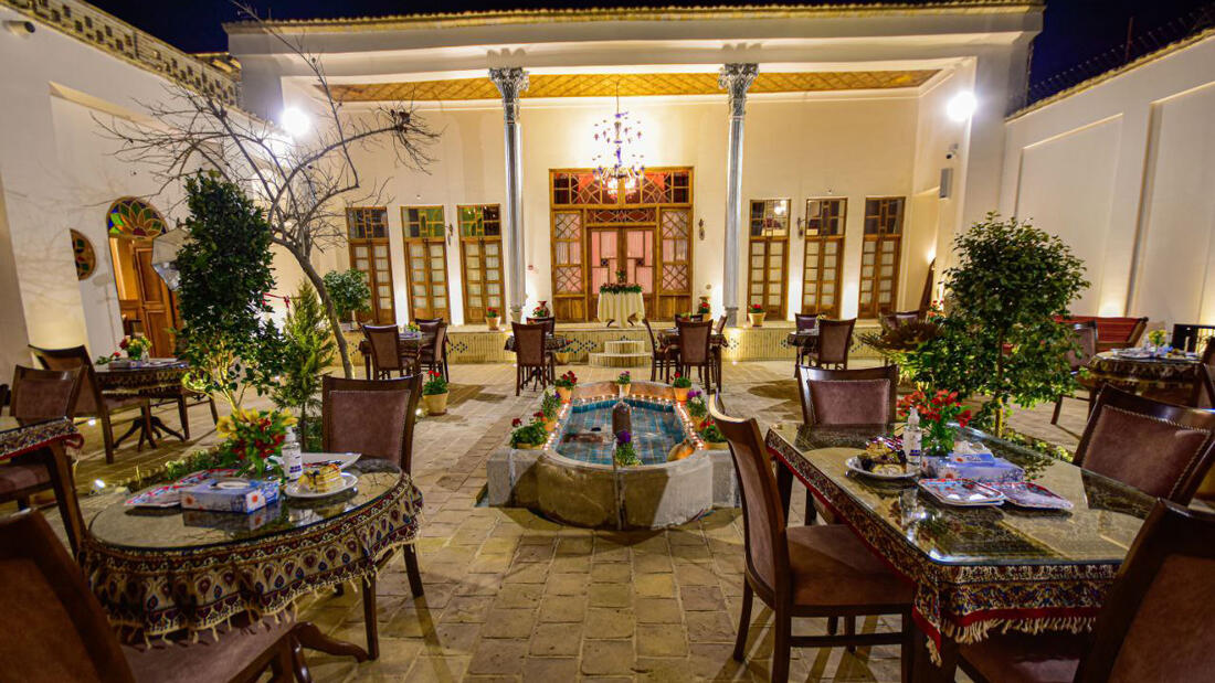 One Thousand and One Night Of Chahar Bagh Hotel