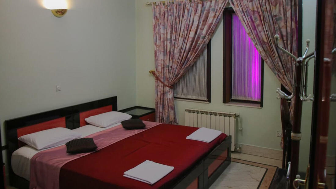Hasht Behesht Hotel