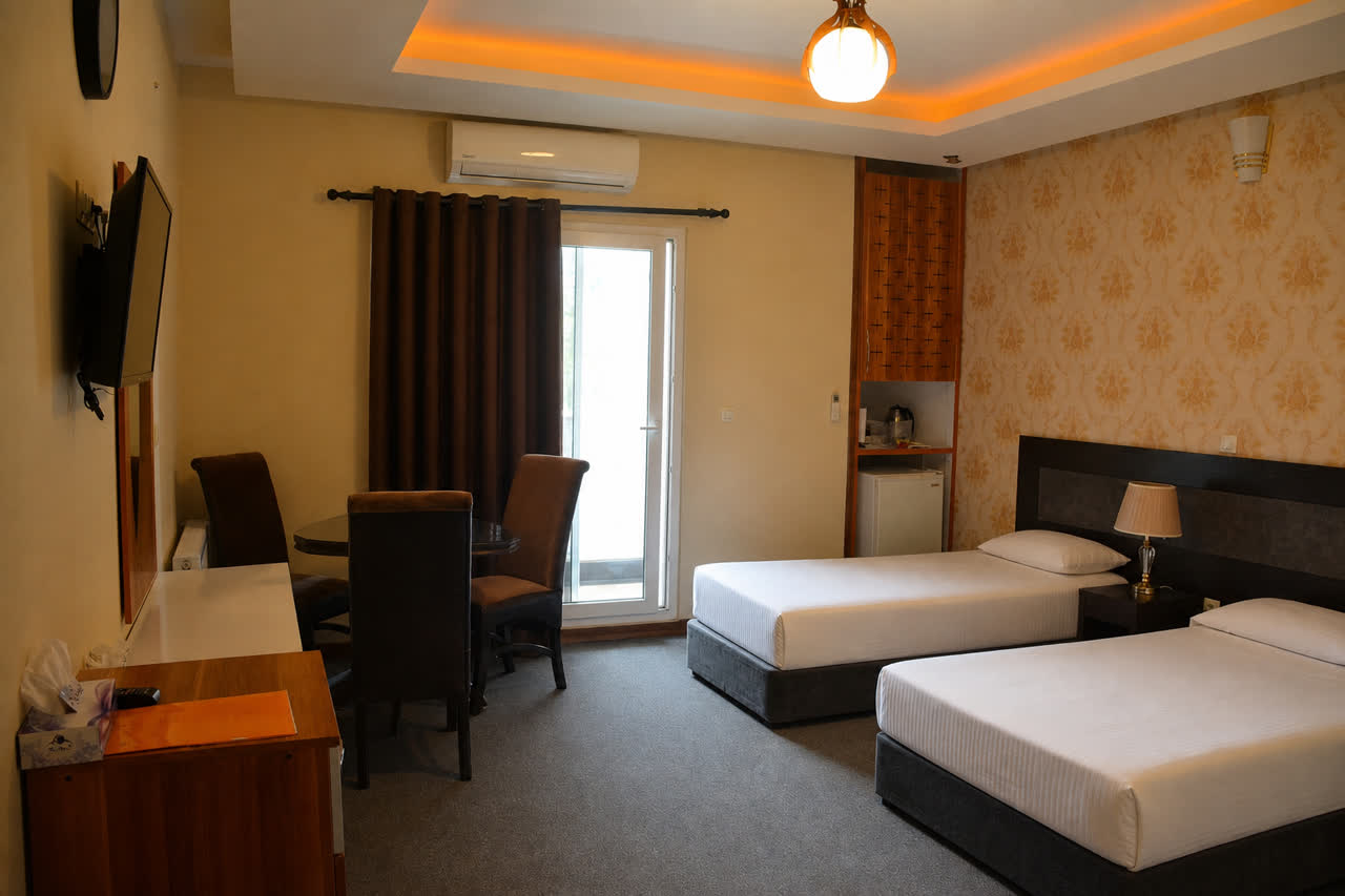 Aseman Shahr Hotel