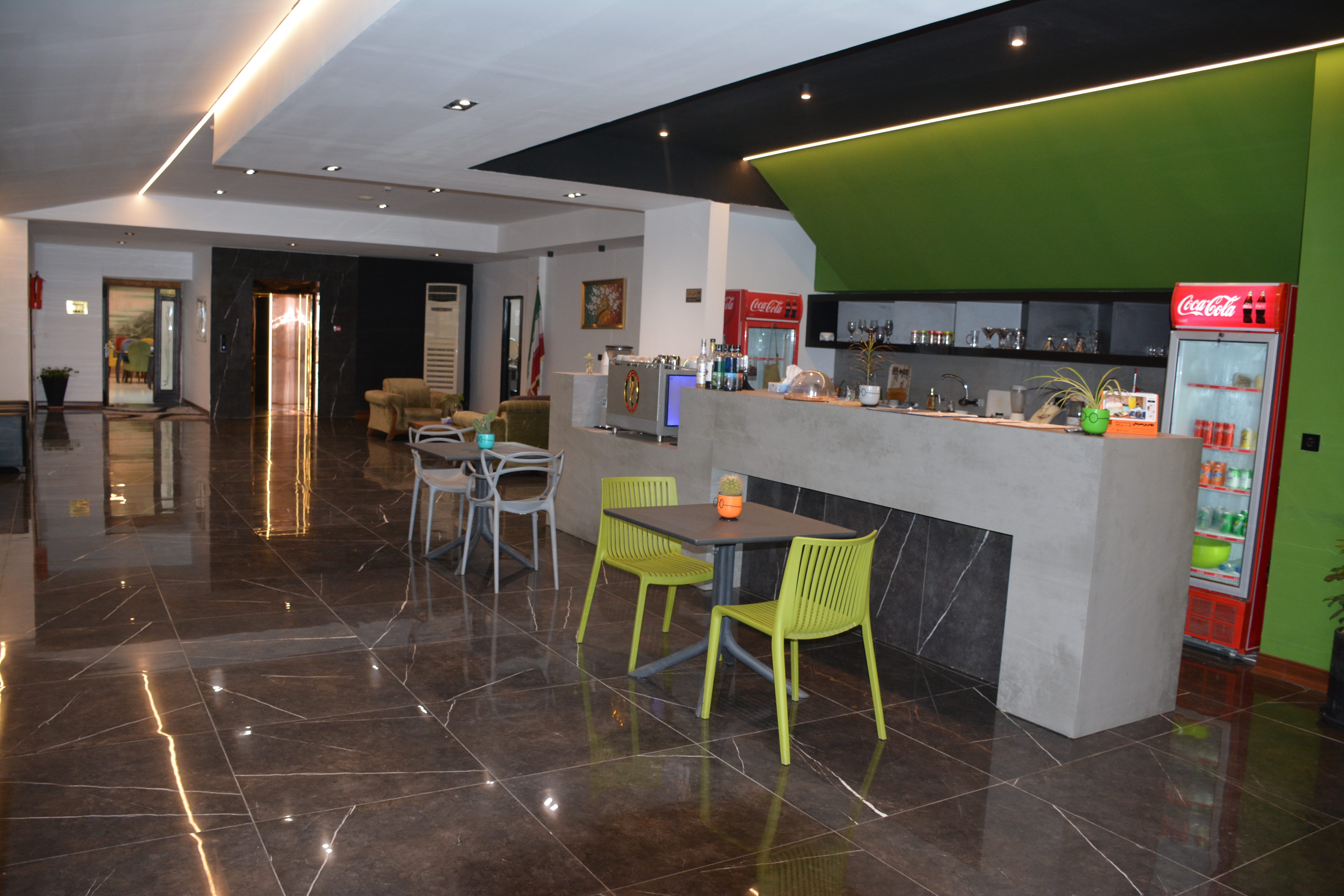 Aseman Shahr Hotel
