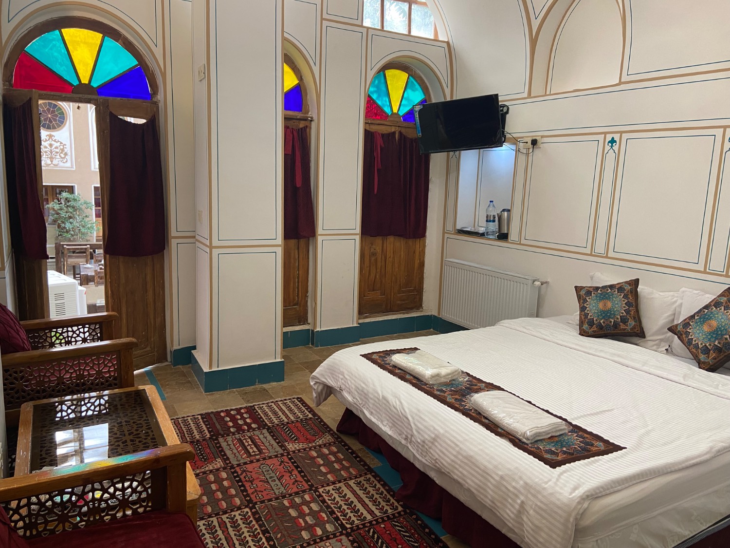 Yas Isfahan Hotel