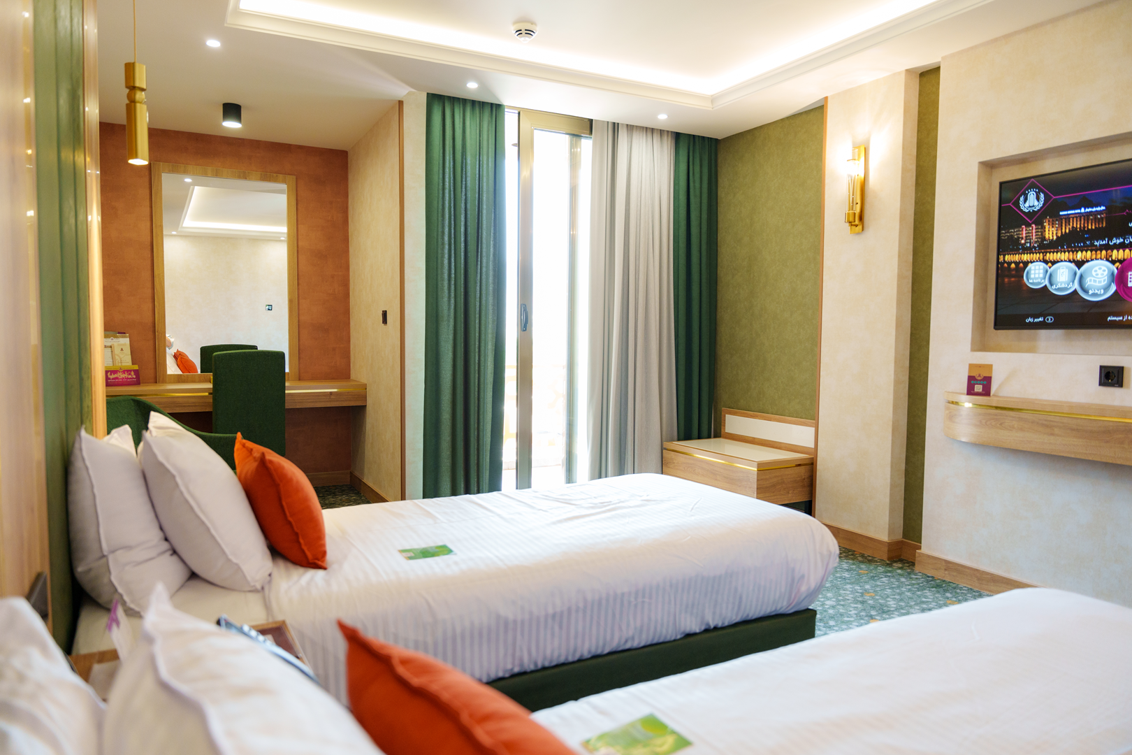 Parsian Kowsar Hotel