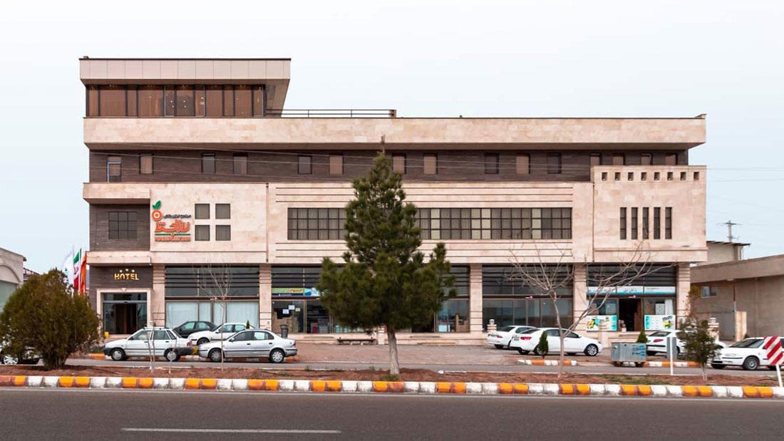 Narenjestan Hotel