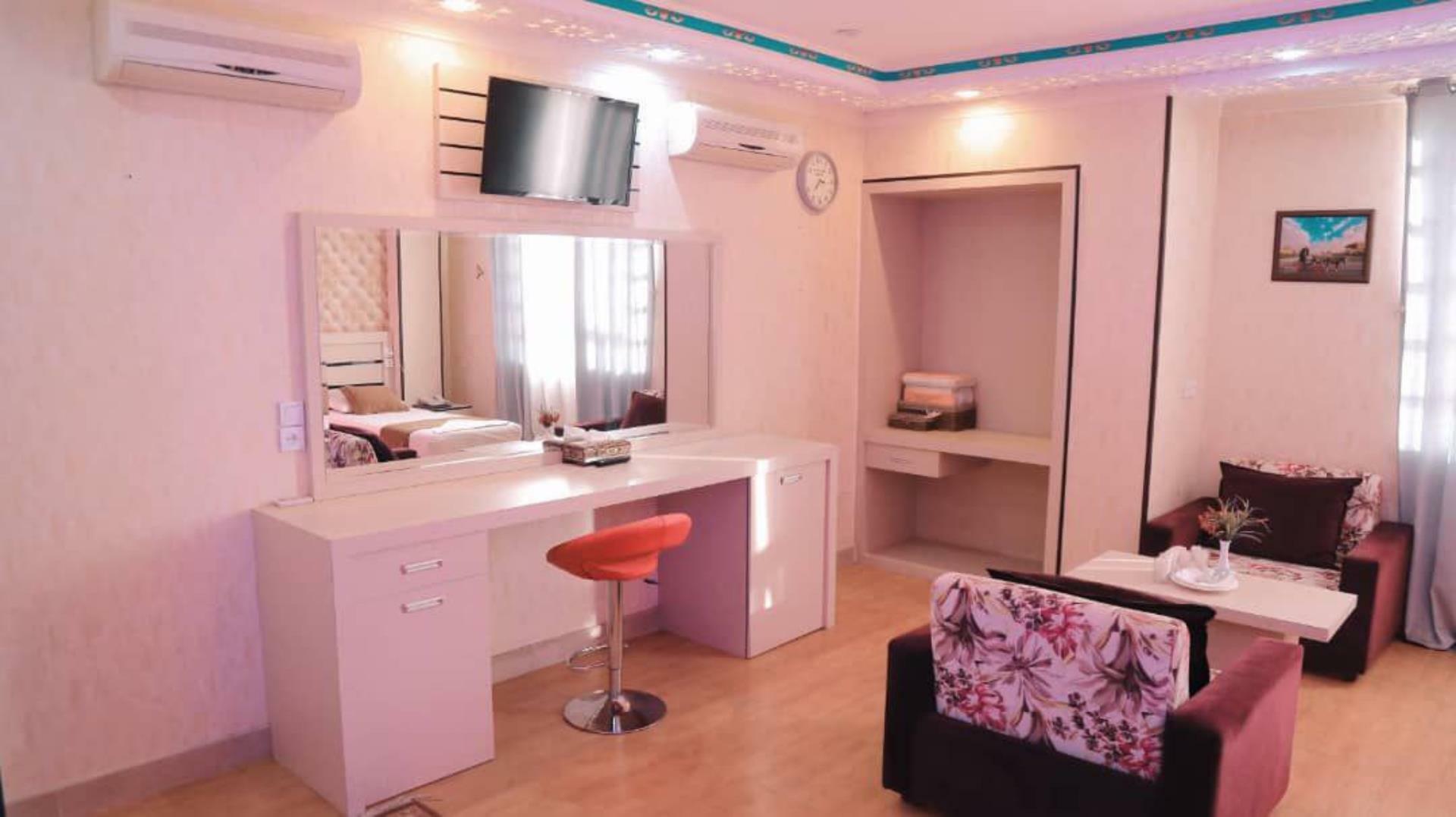 Sepahan Hotel