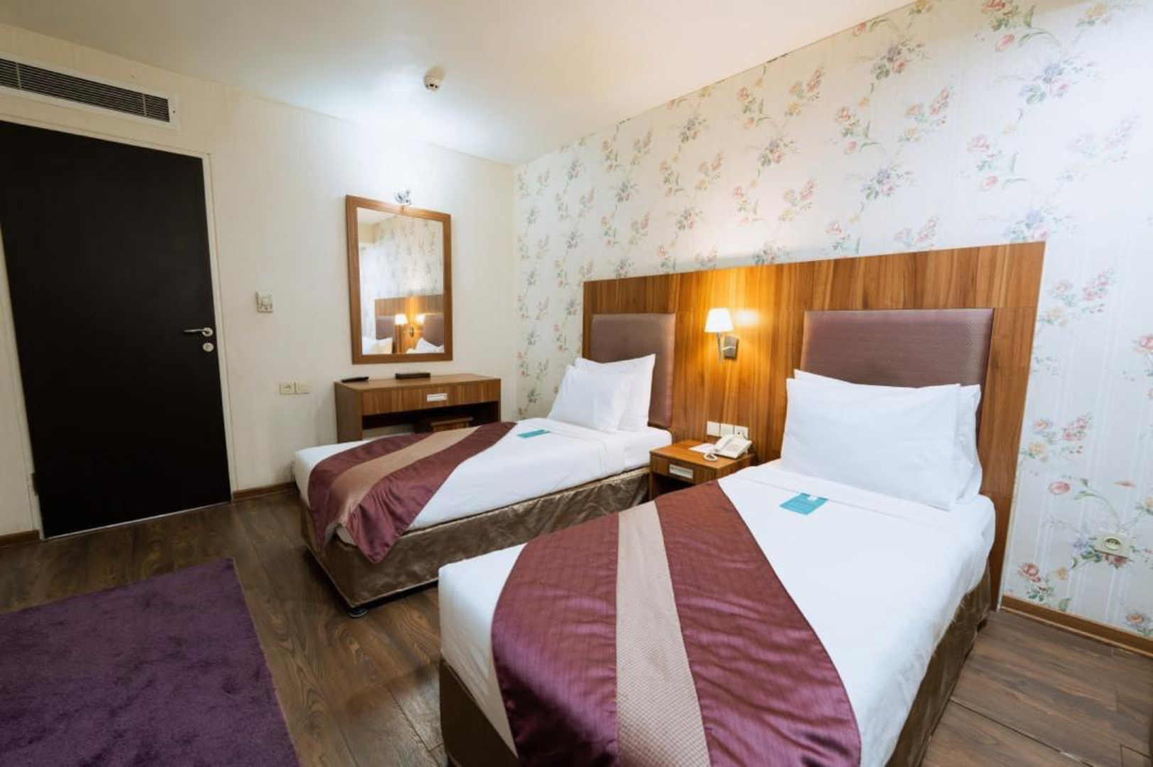 Shiraz Parsian Hotel