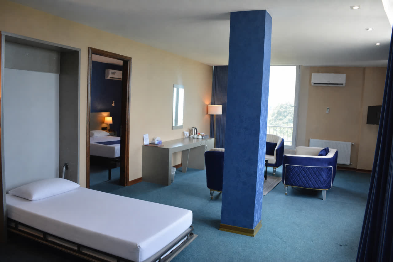 Aseman Shahr Hotel