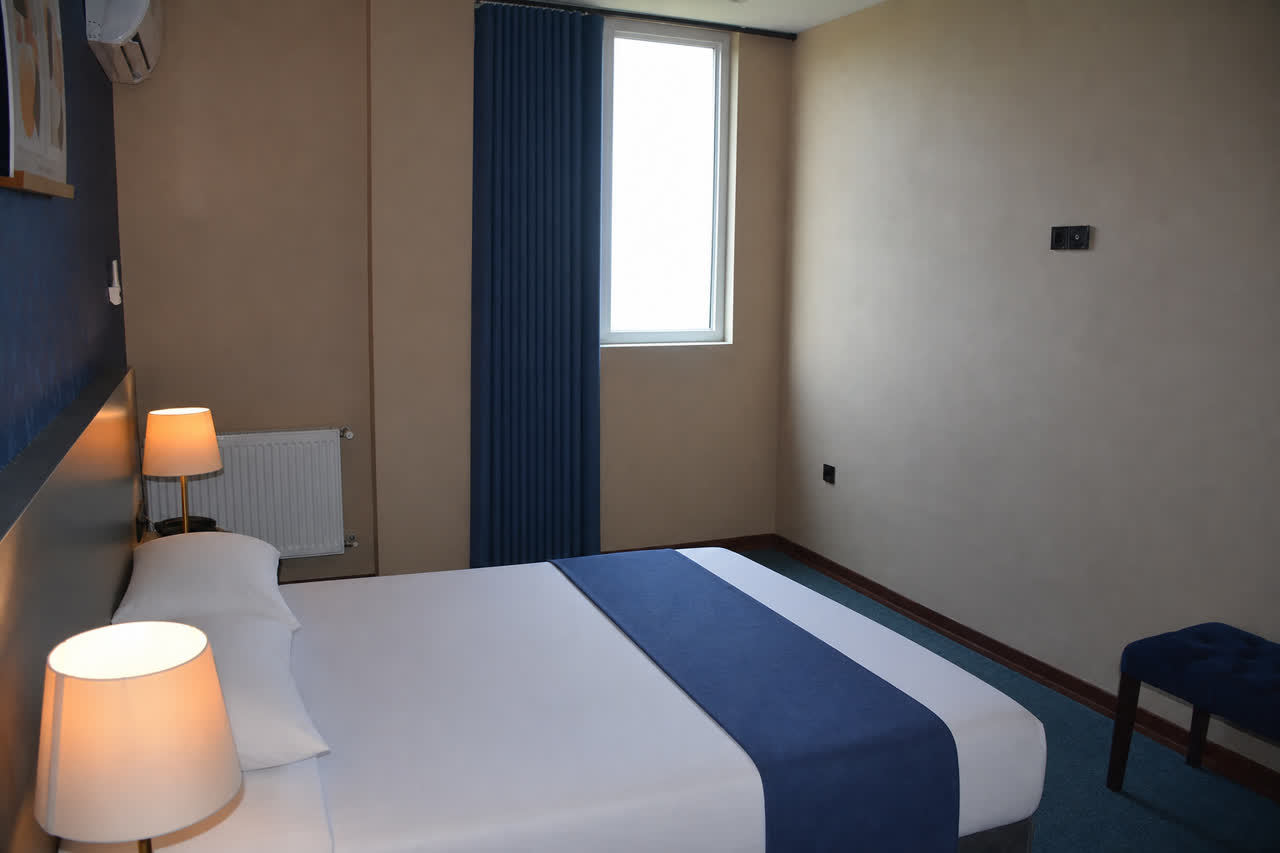 Aseman Shahr Hotel
