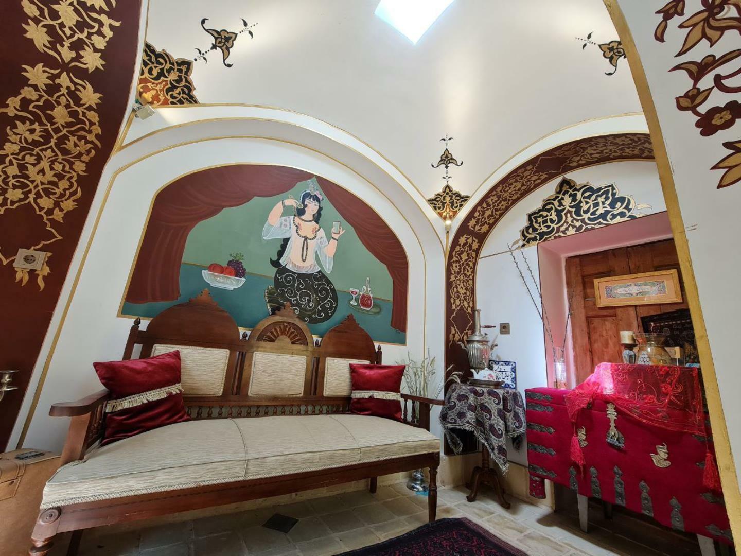 Hotel Tavousiyeh