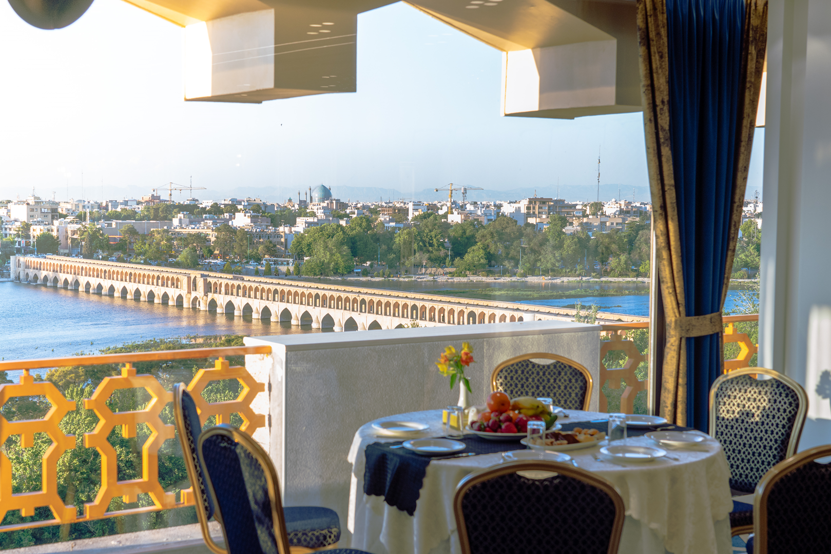 Parsian Kowsar Hotel