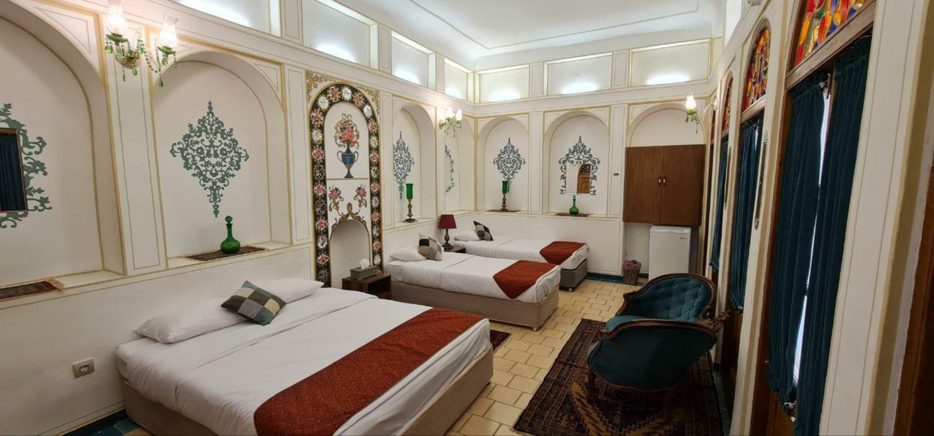 Hotel Tavousiyeh