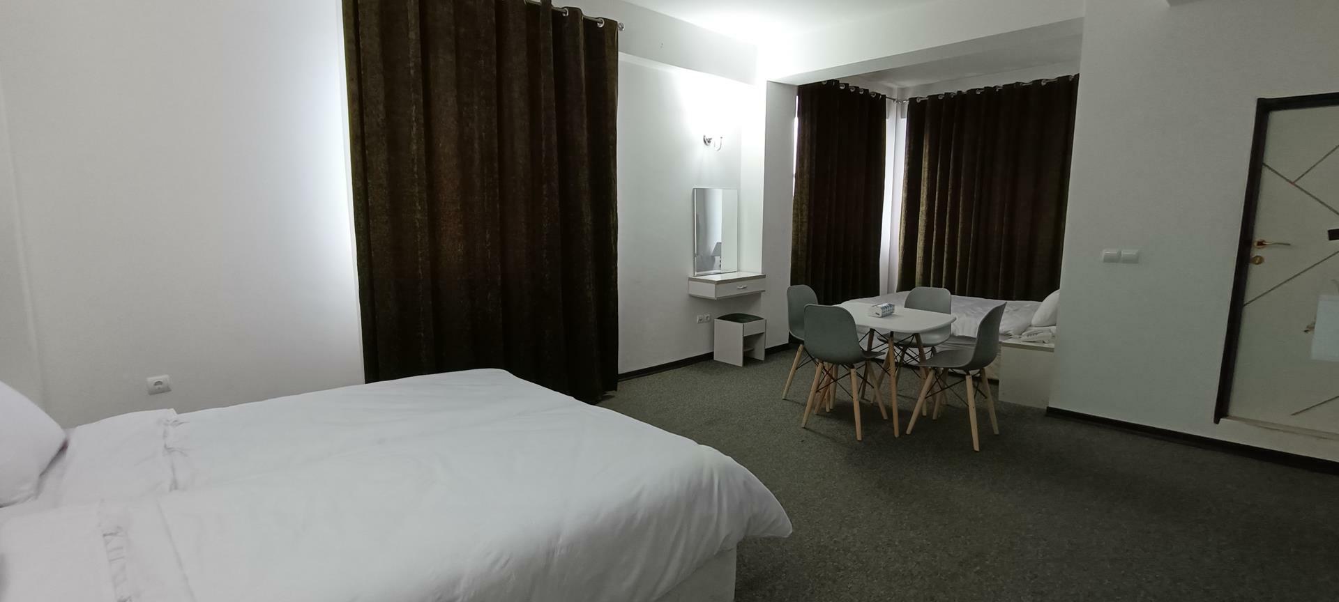 Rose Hotel