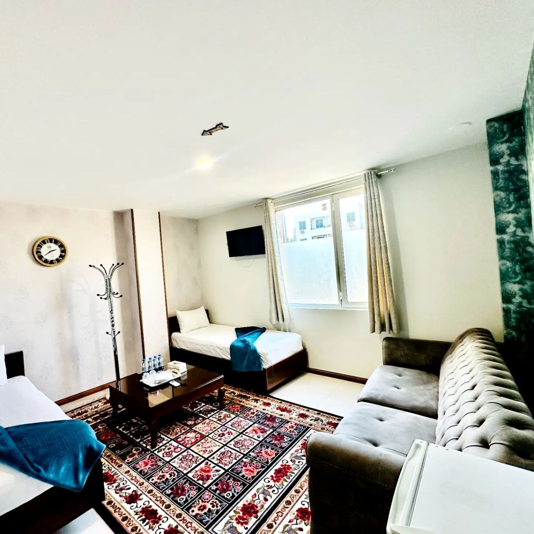 Rose Makoran Hotel