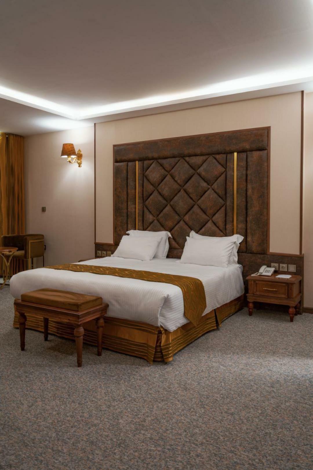 Rose Grand Hotel 