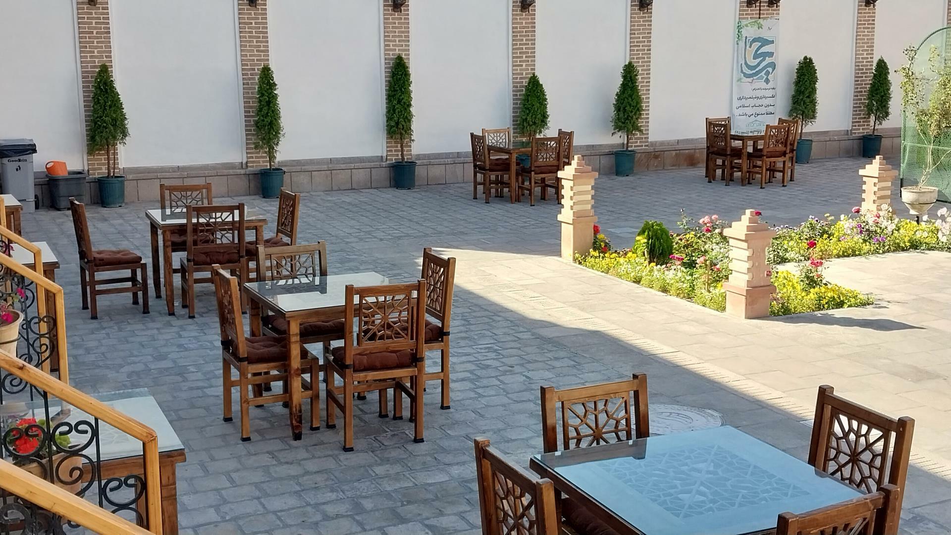 Sorkheyi Hotel