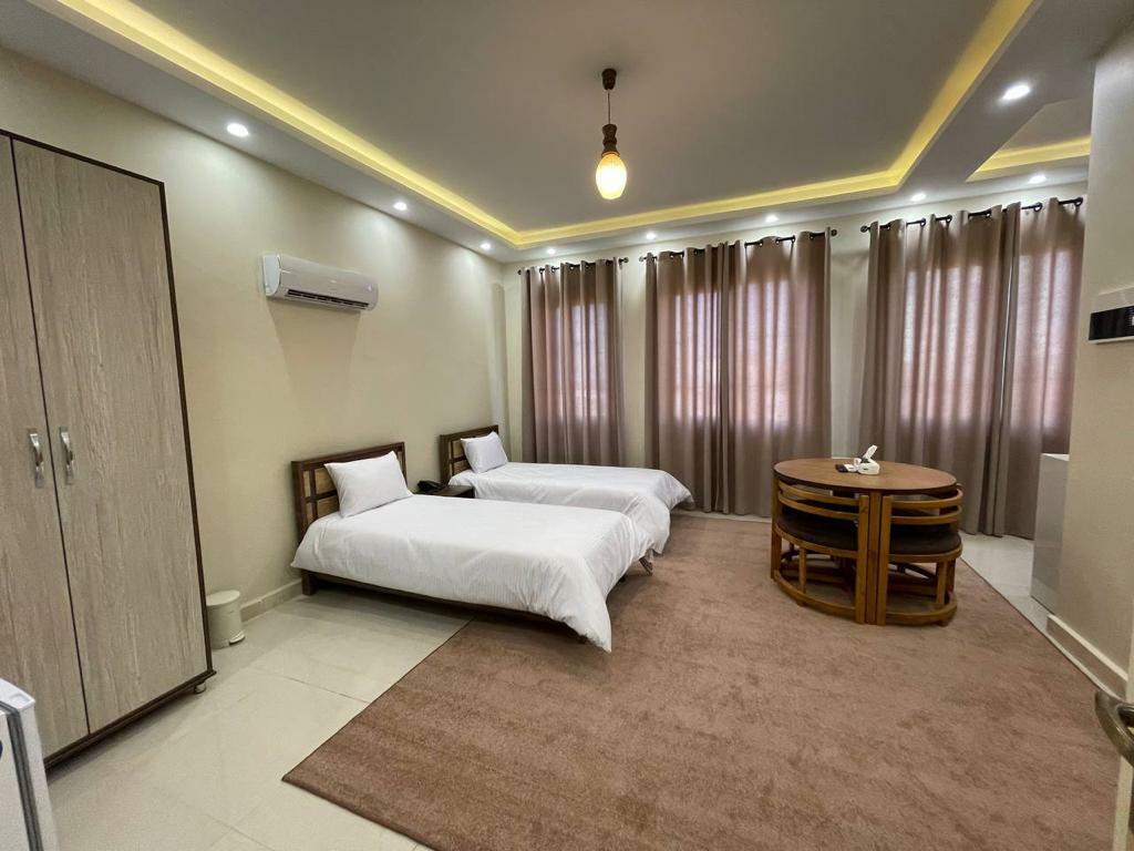 Orchideh Hotel