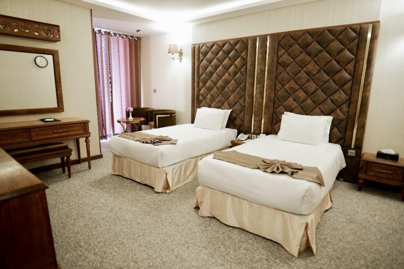 Rose Grand Hotel 