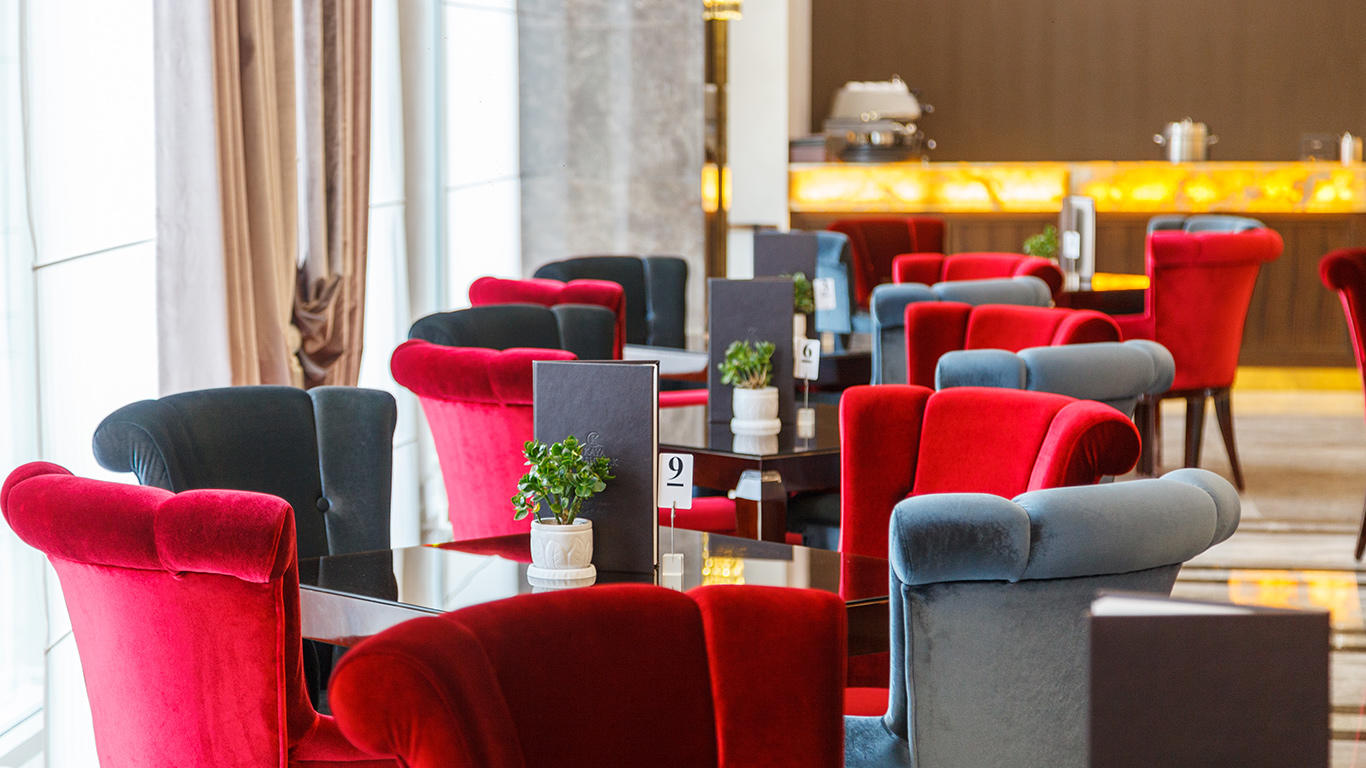Laleh Park Hotel