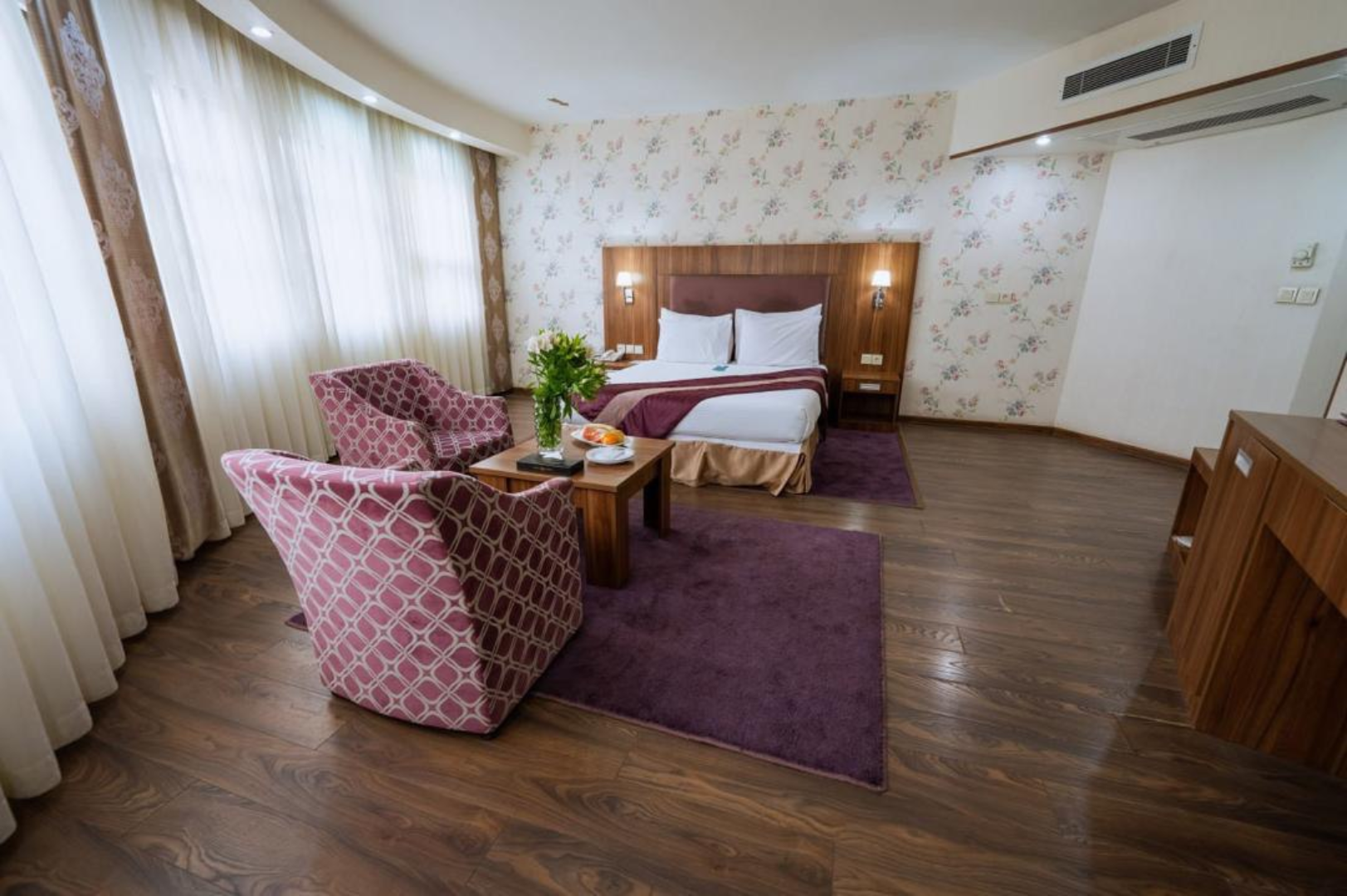 Shiraz Parsian Hotel
