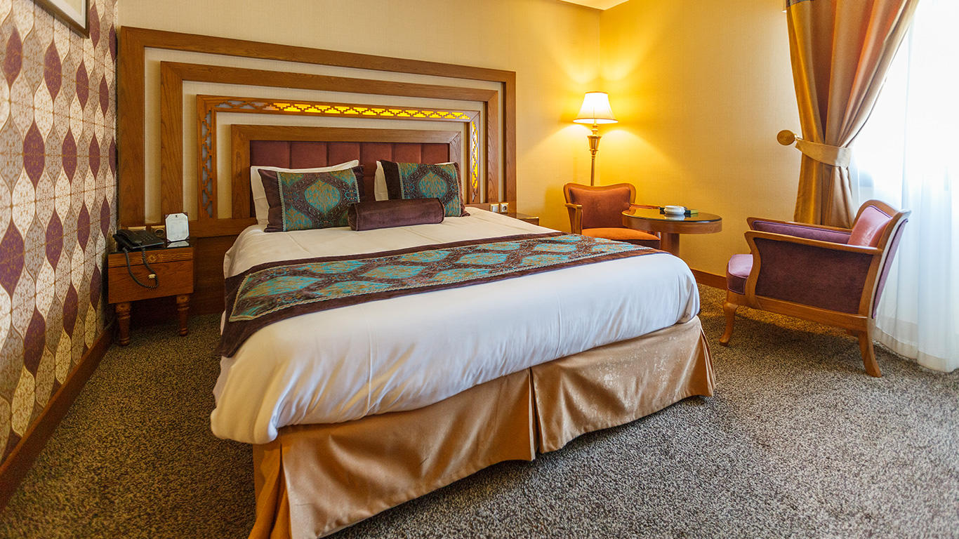 Aryo Barzan Hotel
