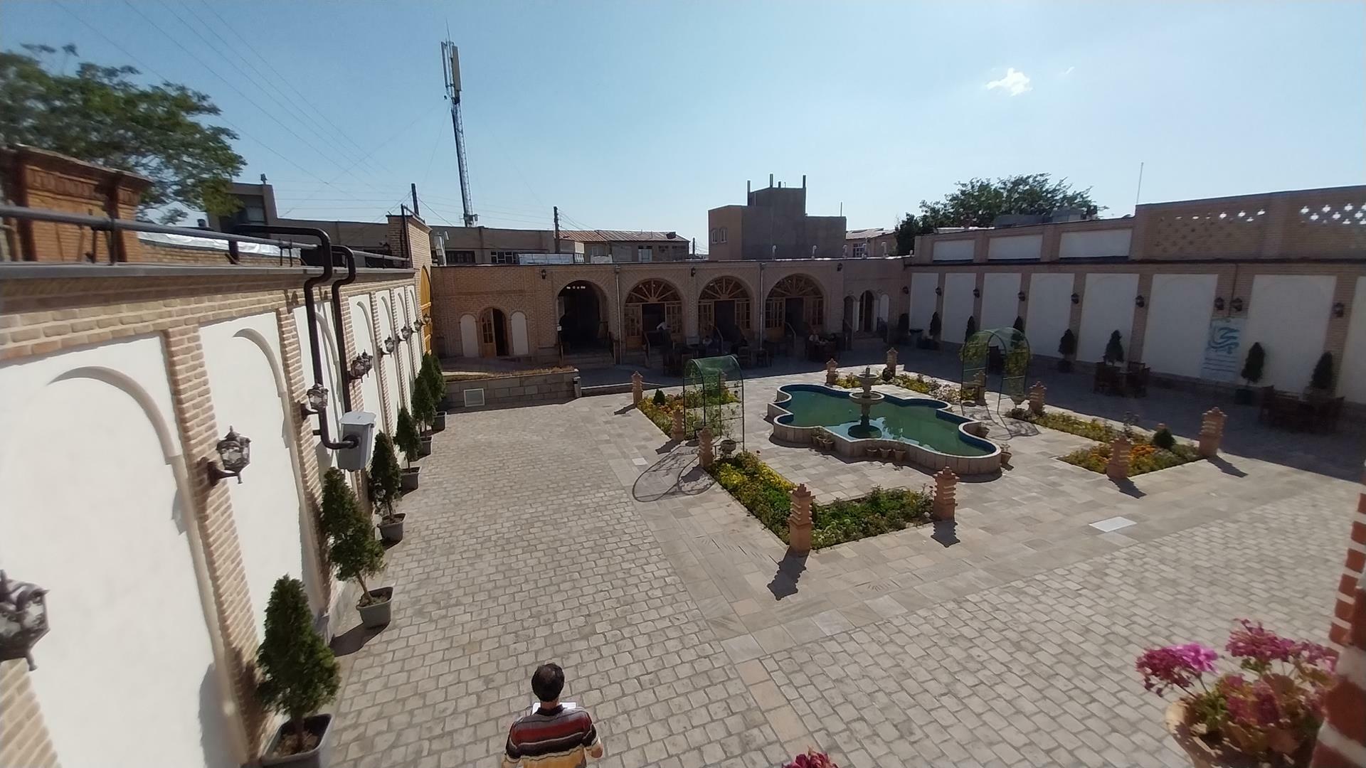 Sorkheyi Hotel