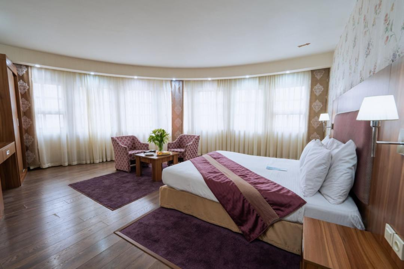 Shiraz Parsian Hotel