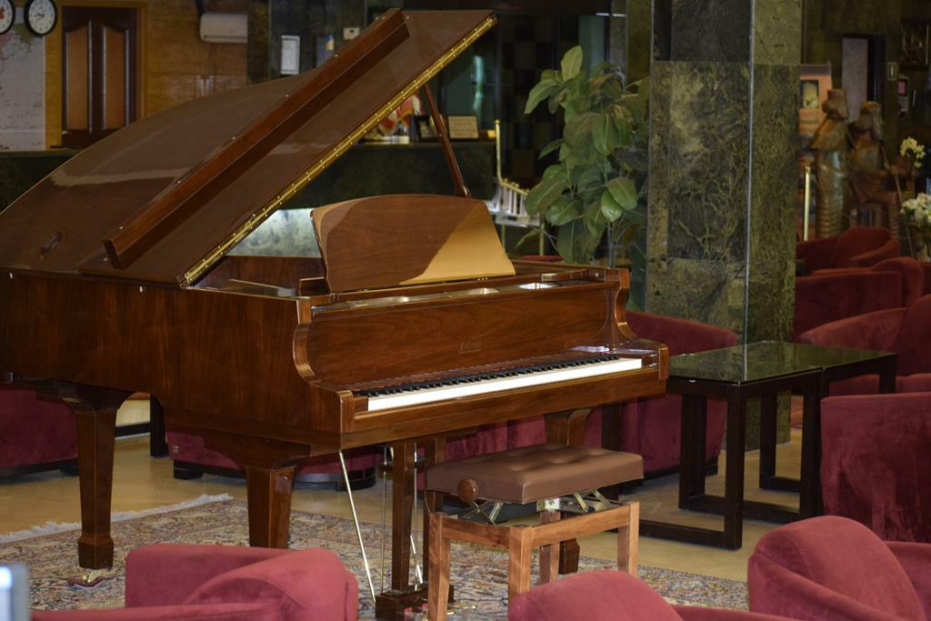 Persepolis Hotel
