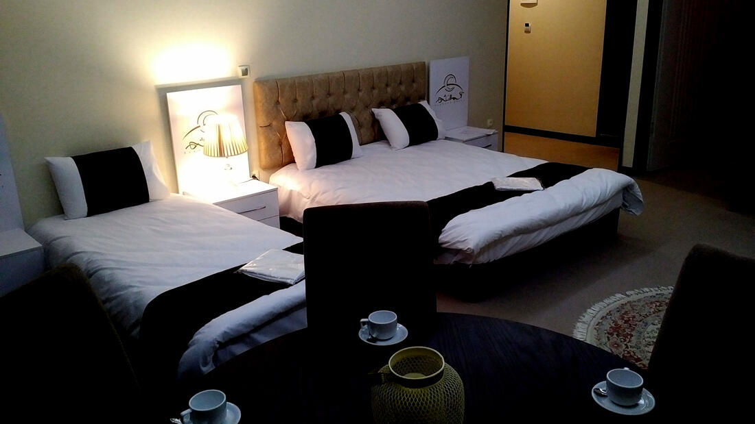 Aseman Shahr Hotel