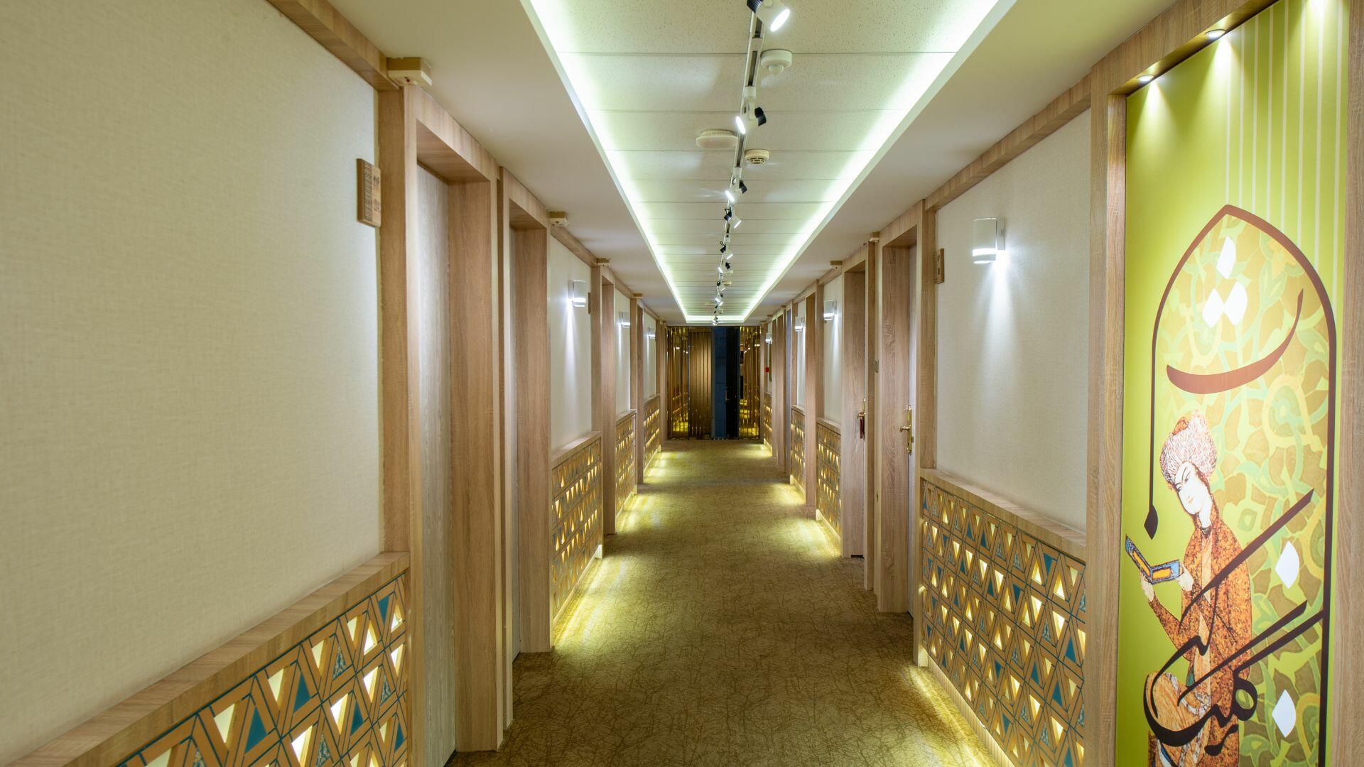 Setareh Hotel
