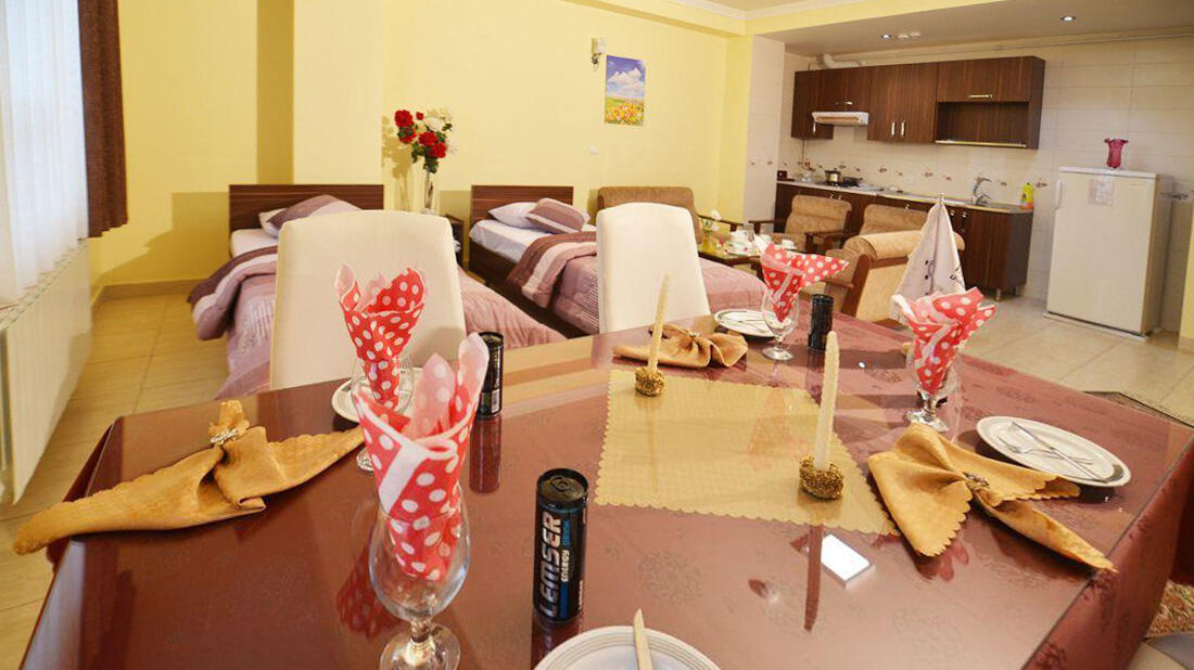 Esteghbal Hotel
