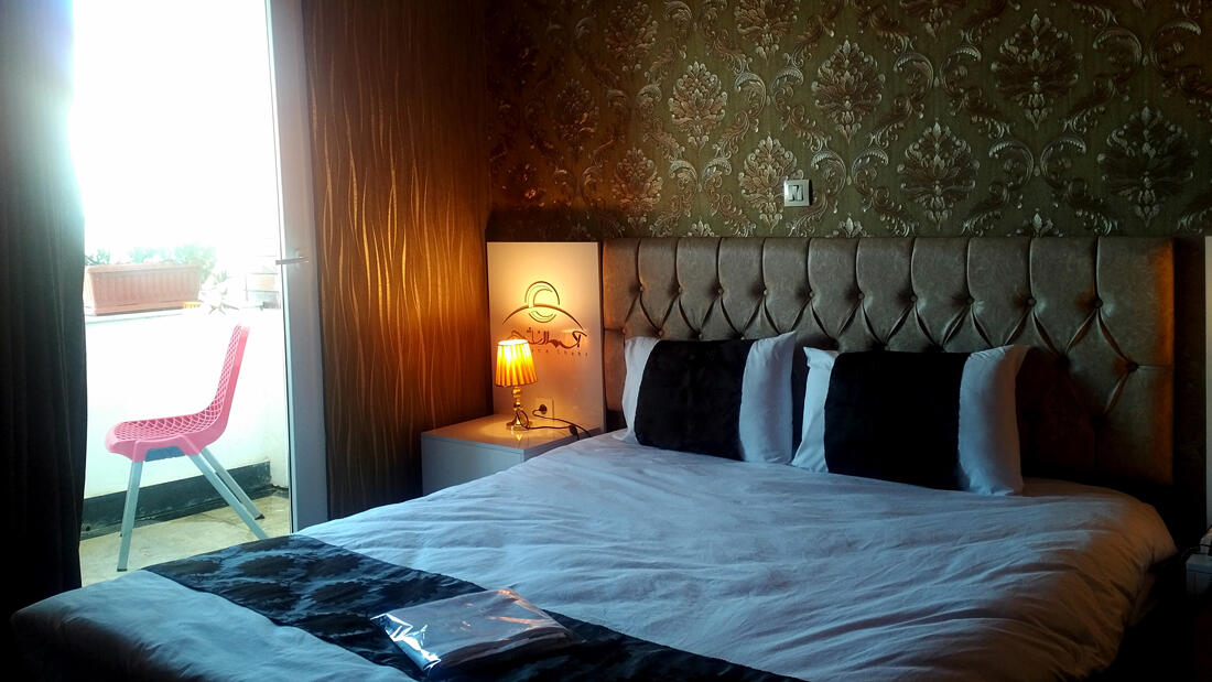 Aseman Shahr Hotel