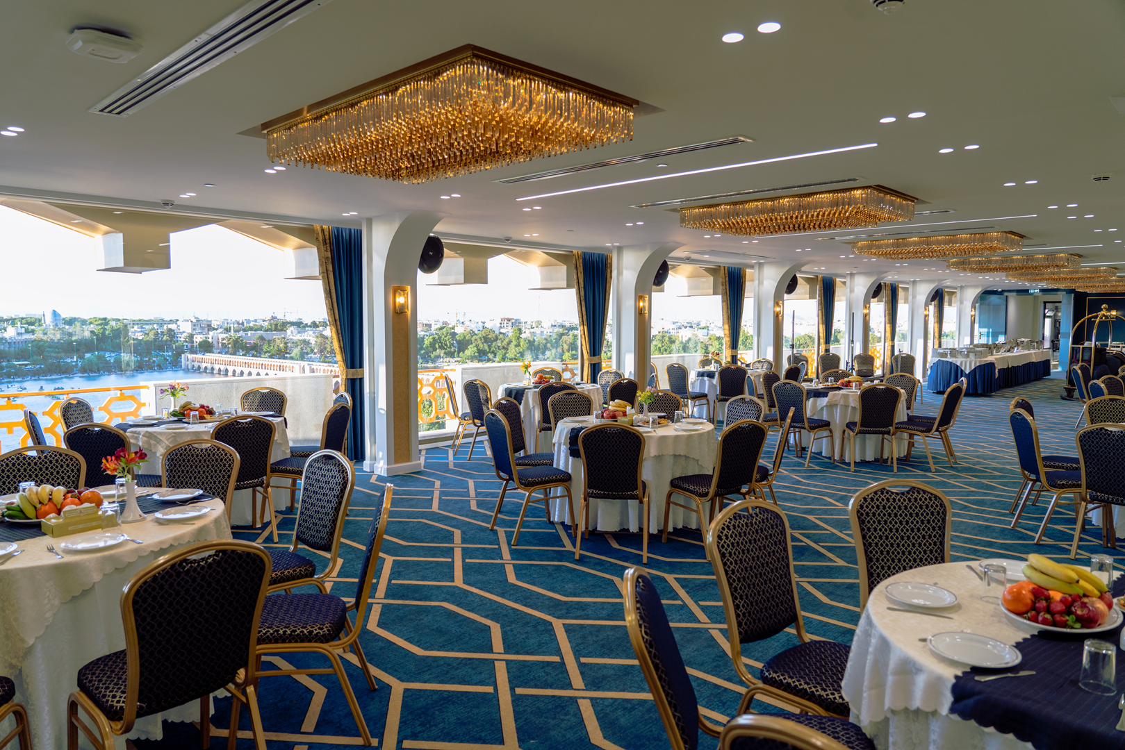 Parsian Kowsar Hotel