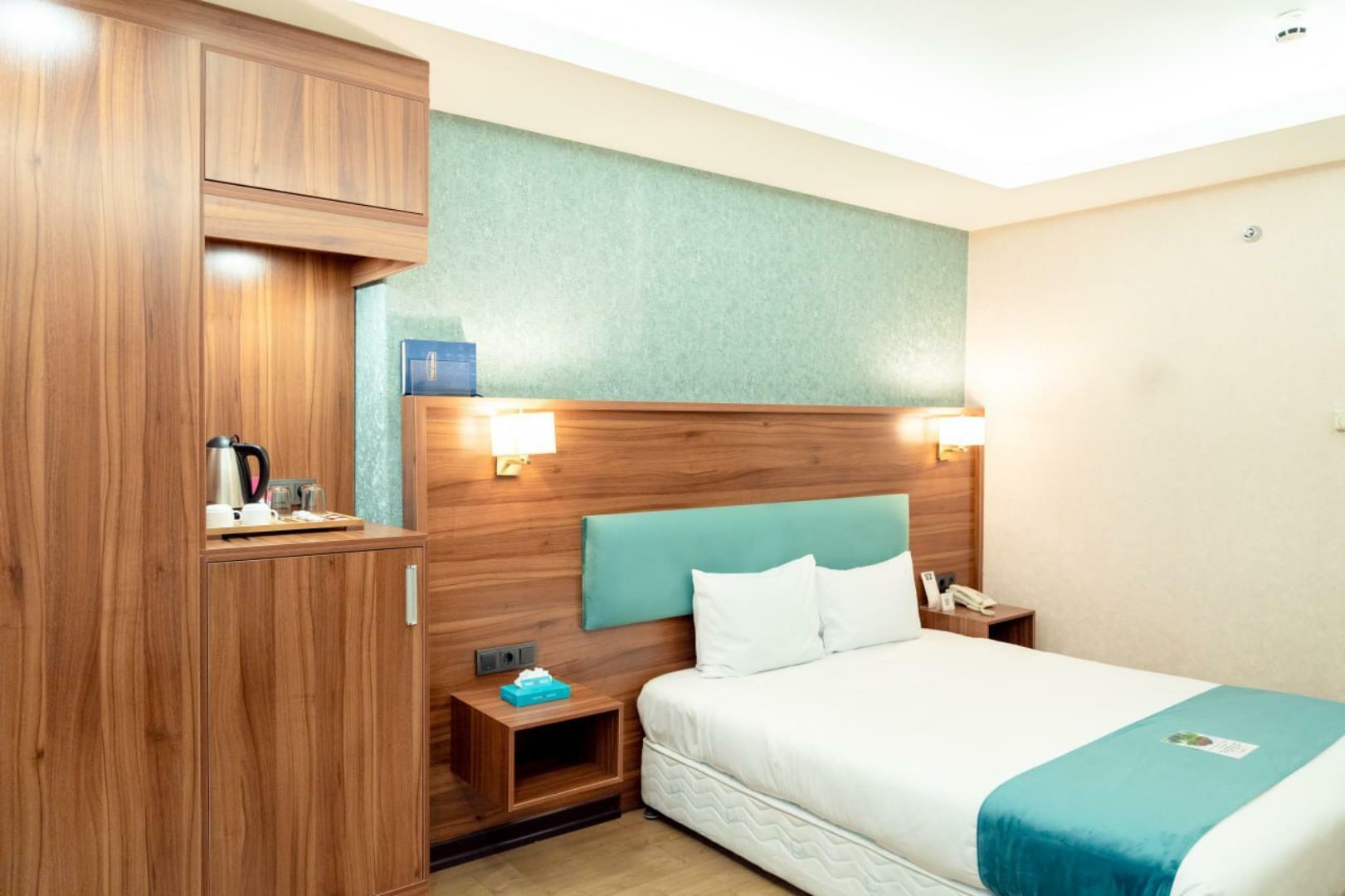 Parsian Ali-Qapu Hotel