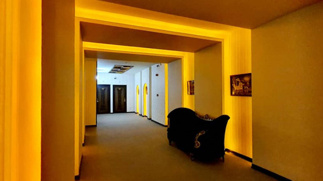 Aseman Shahr Hotel