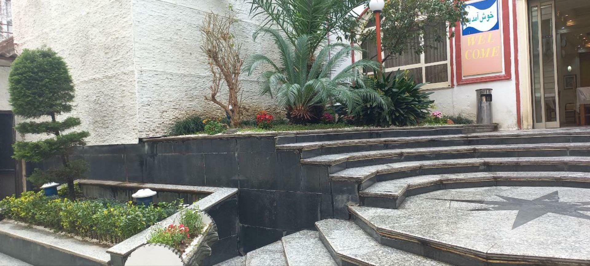 Sadra Hotel